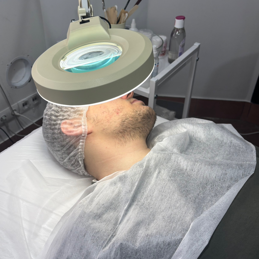 Чистка подростковой и юношеской  кожи лица