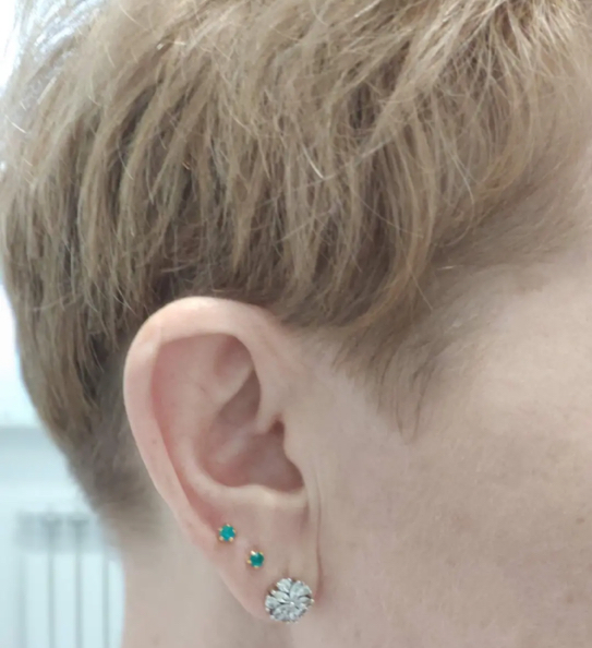 Прокол мочек ушей