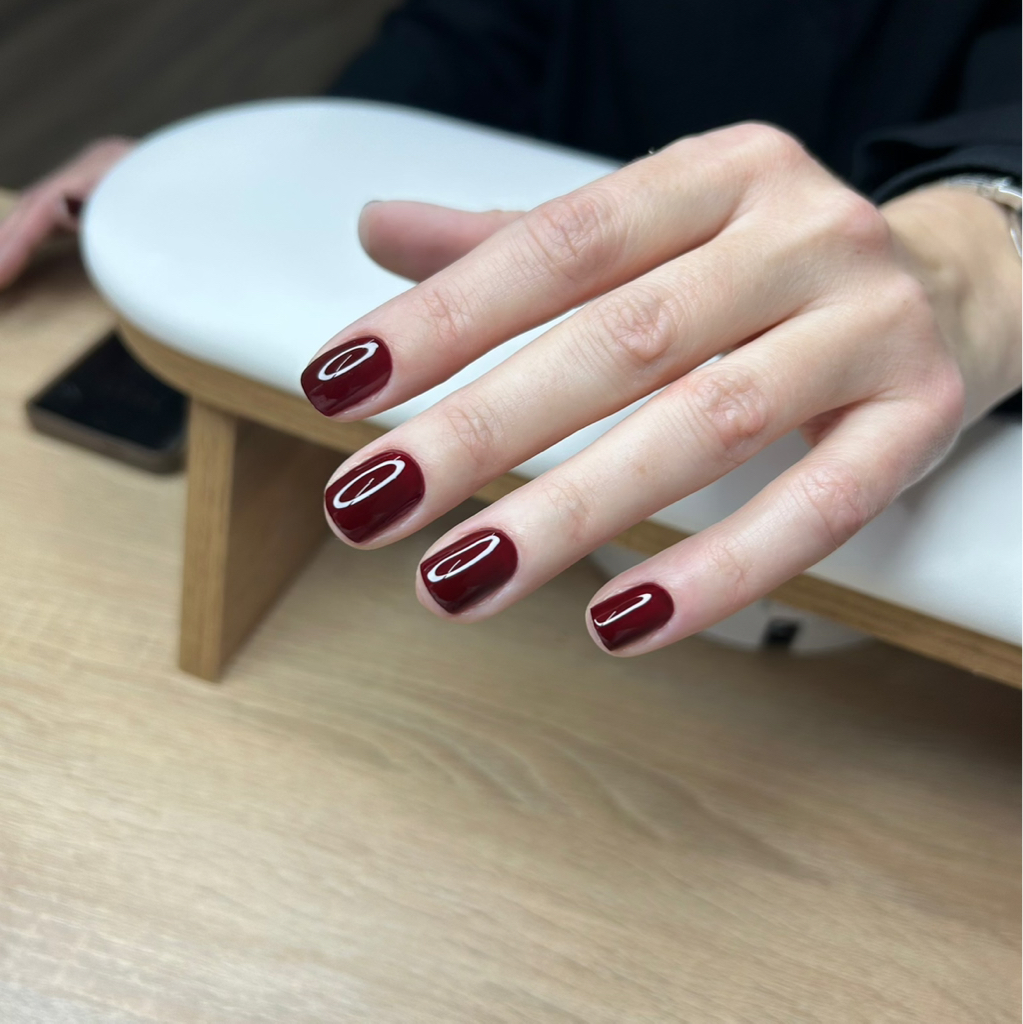 Маникюр с покрытием гель-лак