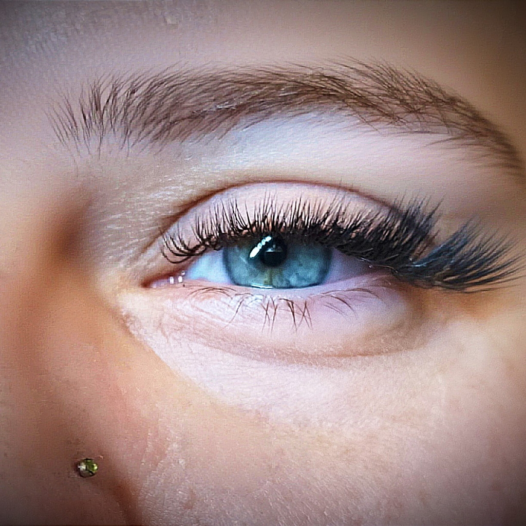 Наращивание ресниц 3 д