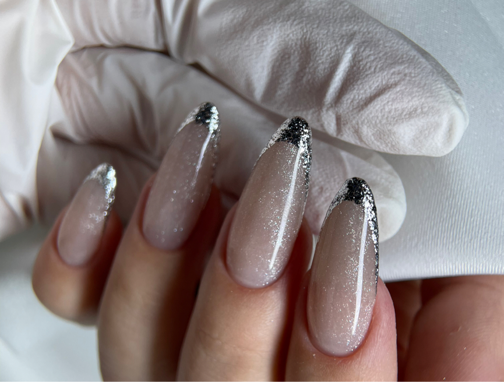 Наращивание ногтей