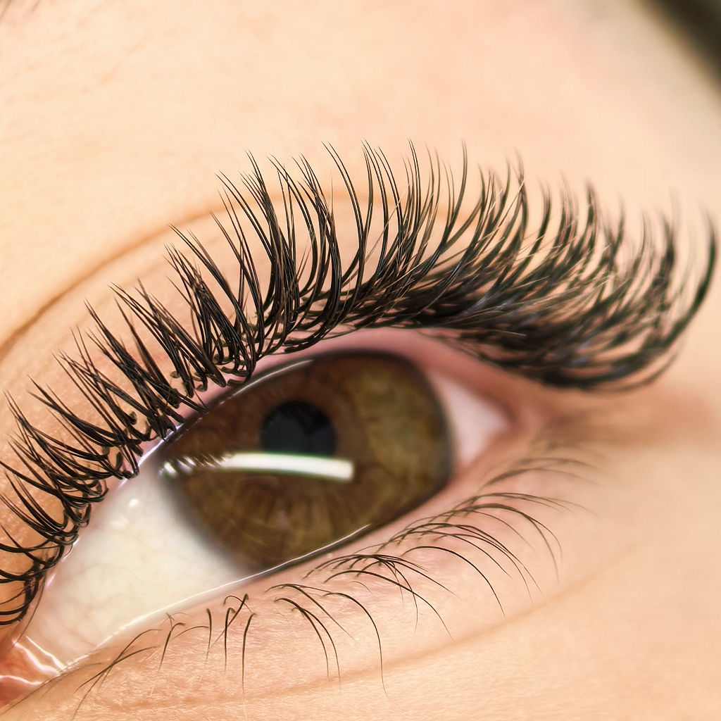 Наращивание ресниц 3D
