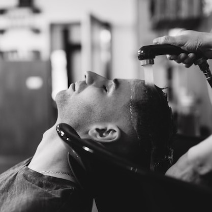 Мытьё головы при муж. стрижке -в подарок.