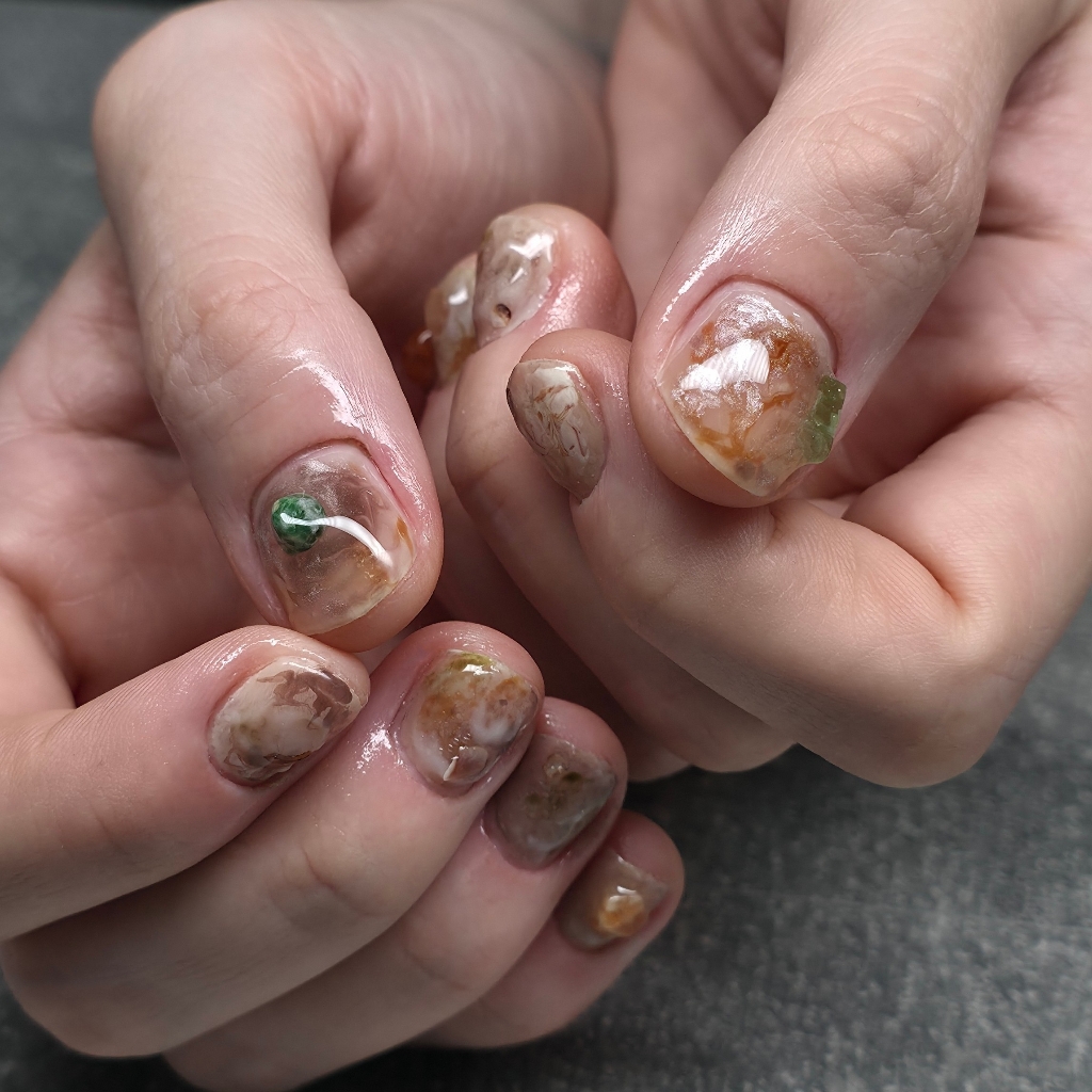 Маникюр с покрытием на свою длину