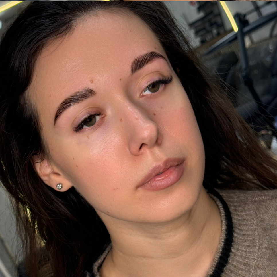 Ламинирование бровей (входит коррекция и окрашивание)