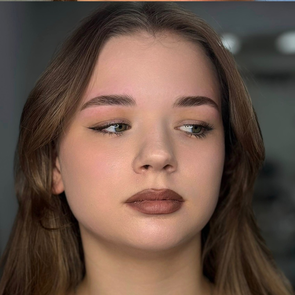 Коррекция+окрашивание бровей