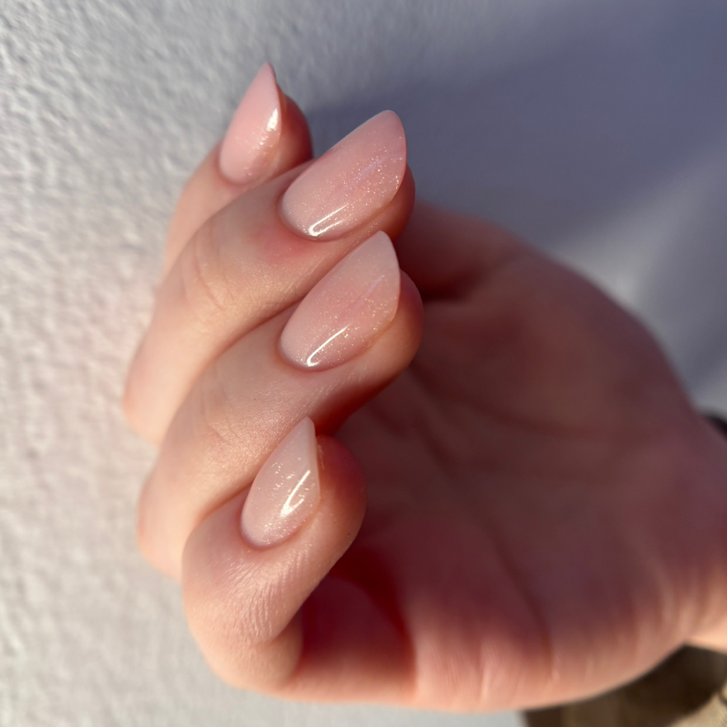 Маникюр с однотонным покрытием