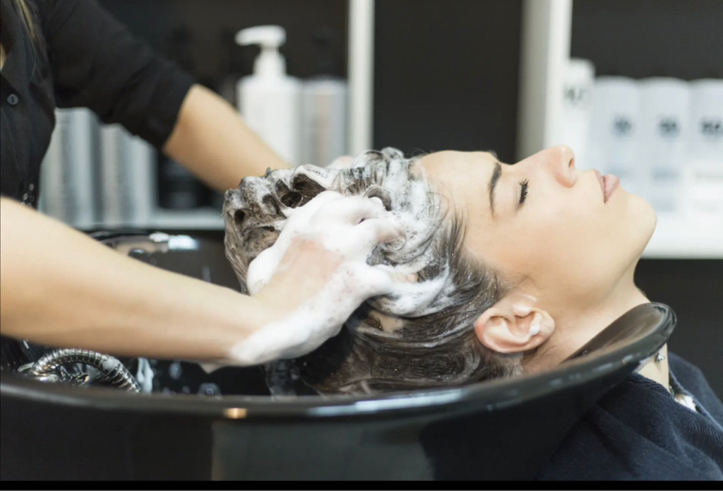 SPA уход для волос, пилинг, массаж кожи головы, паротерапия. Без стрижки. Укладка по форме входит в стоимость. (цена зависит от длины и густоты волос