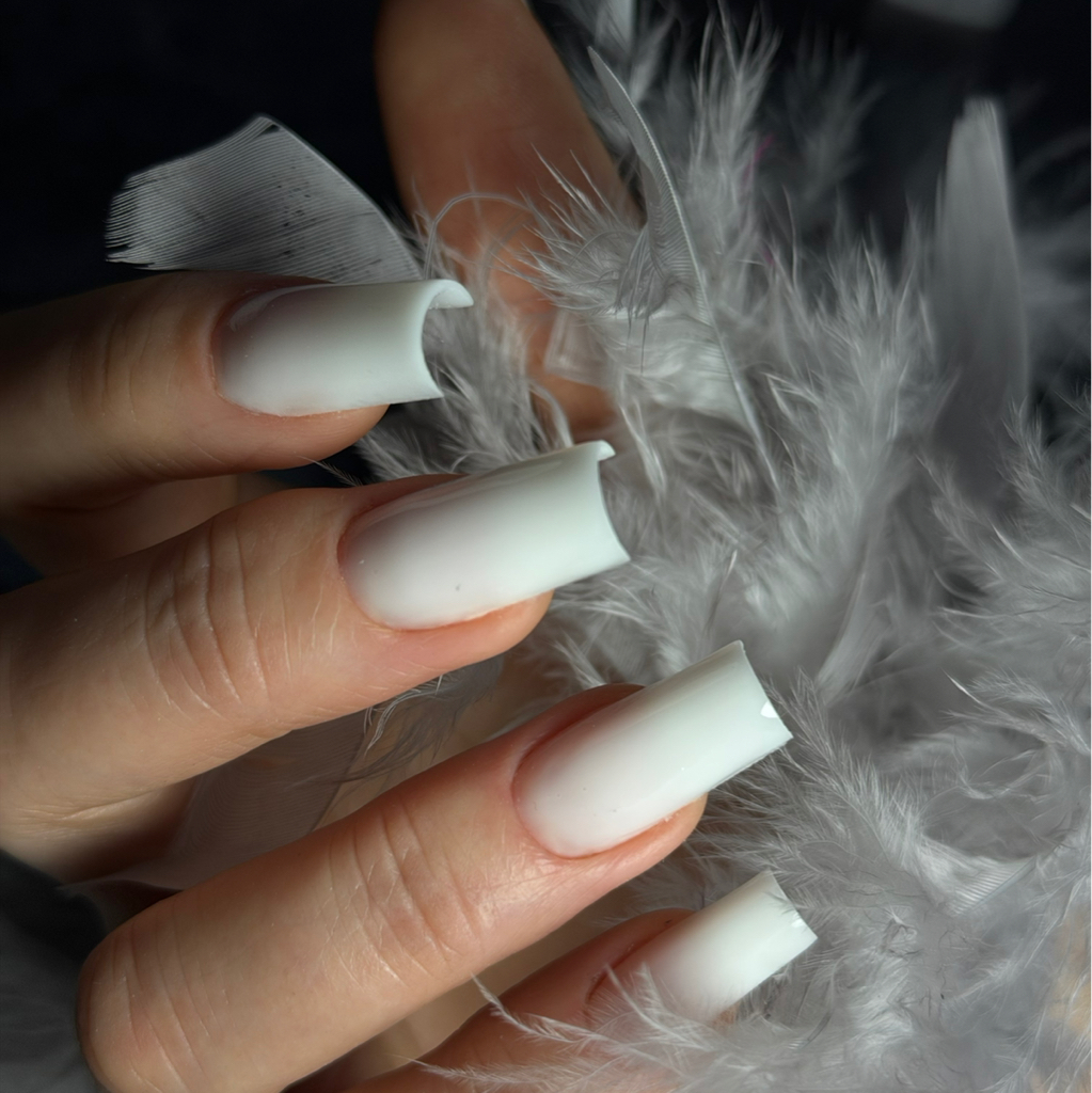 Наращивание ногтей