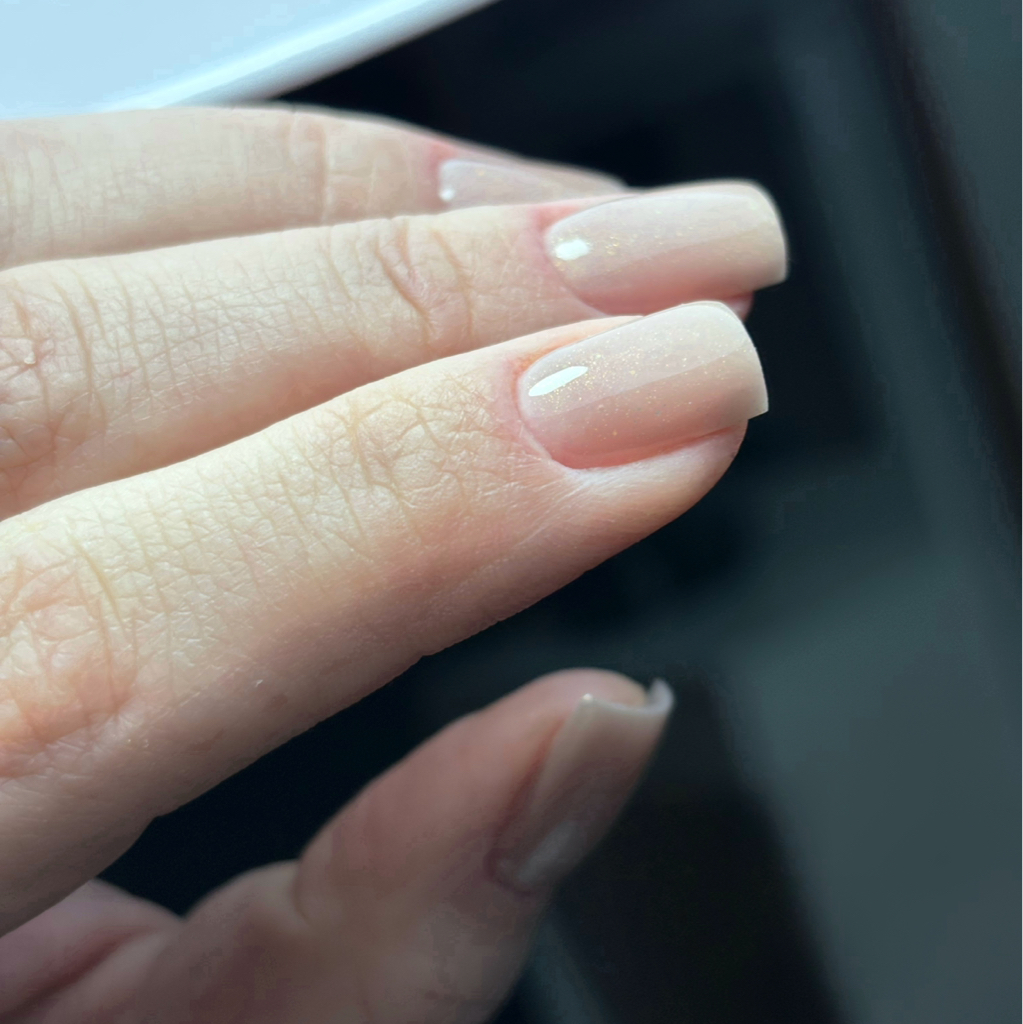 Маникюр с покрытием гель-лак