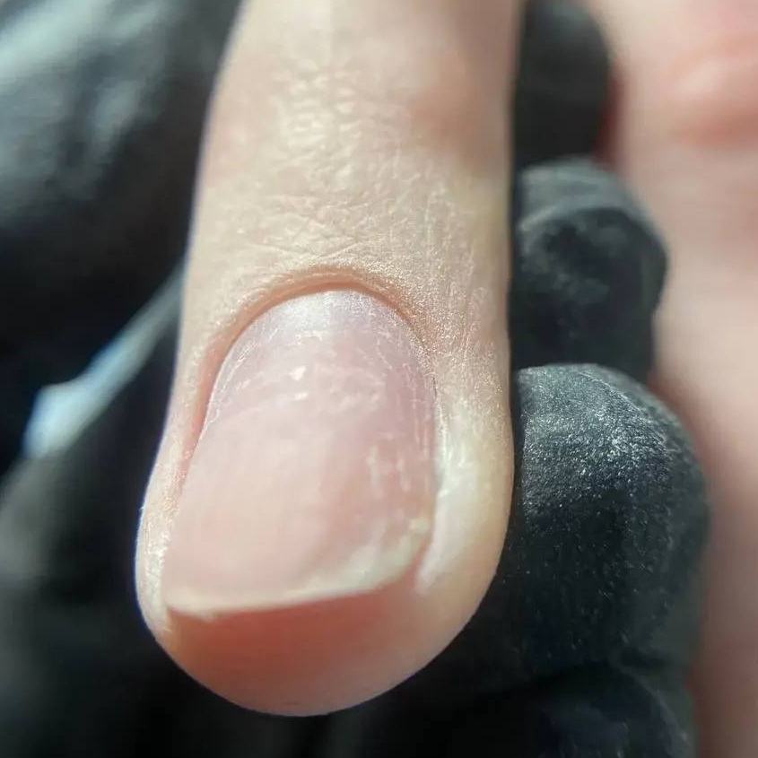 Пилочный маникюр без покрытия