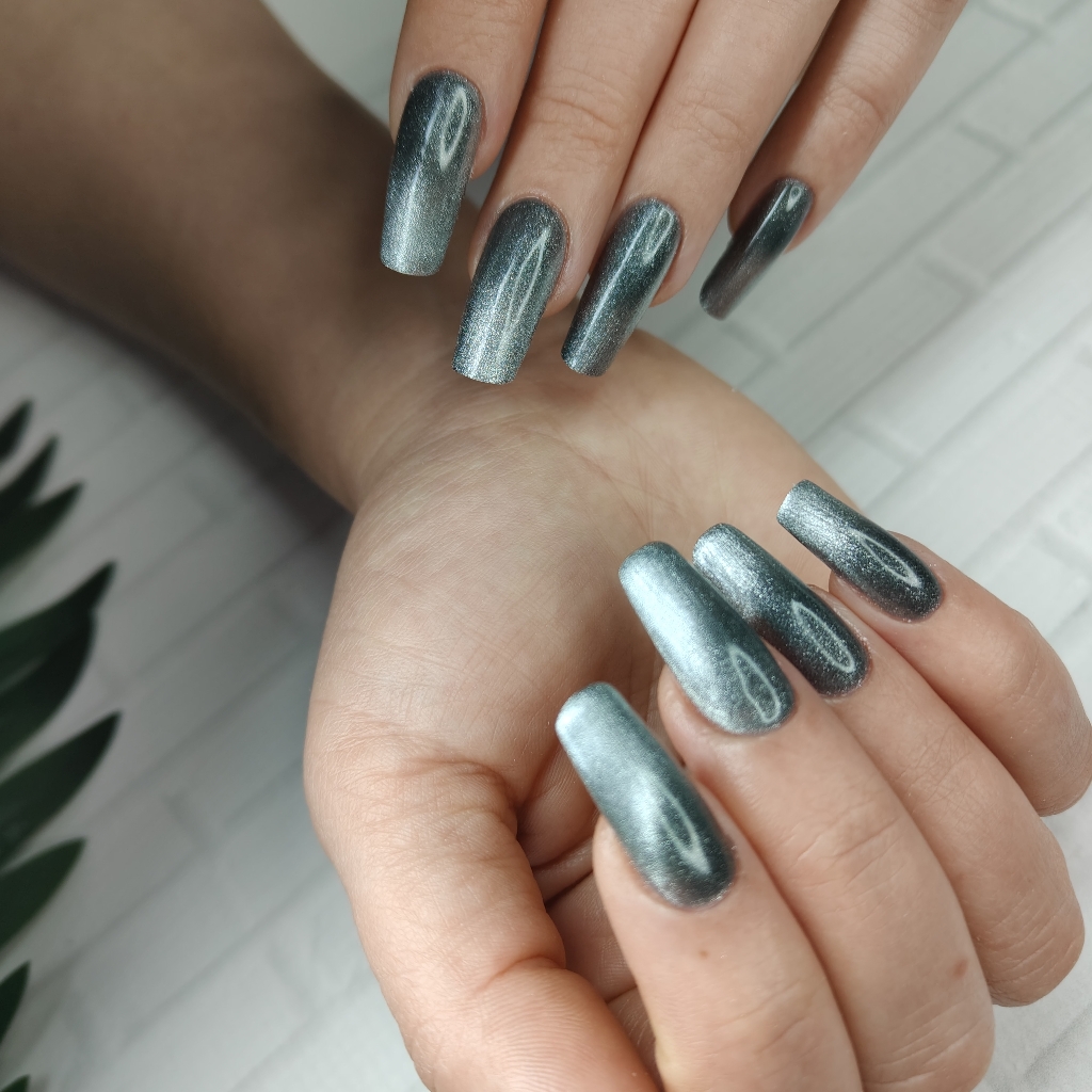 Маникюр с покрытие +укрепление гелем.