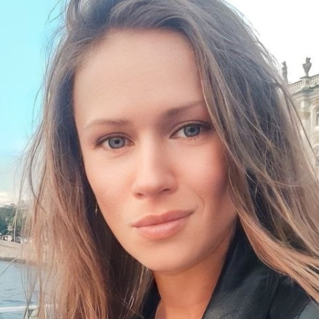 Алина