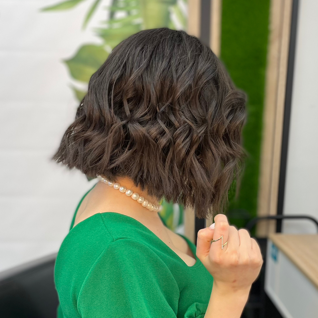 Прическа вечерняя/свадебная на короткие волосы (каре и тд)