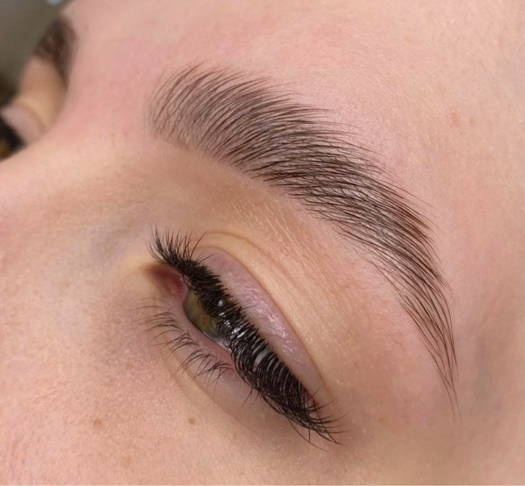 Ламинирование бровей