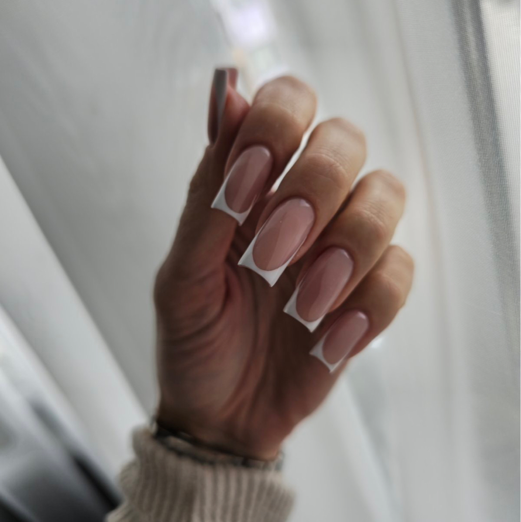 Наращивание ногтей