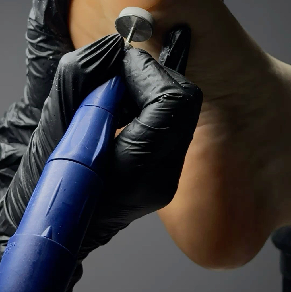 Мужской педикюр