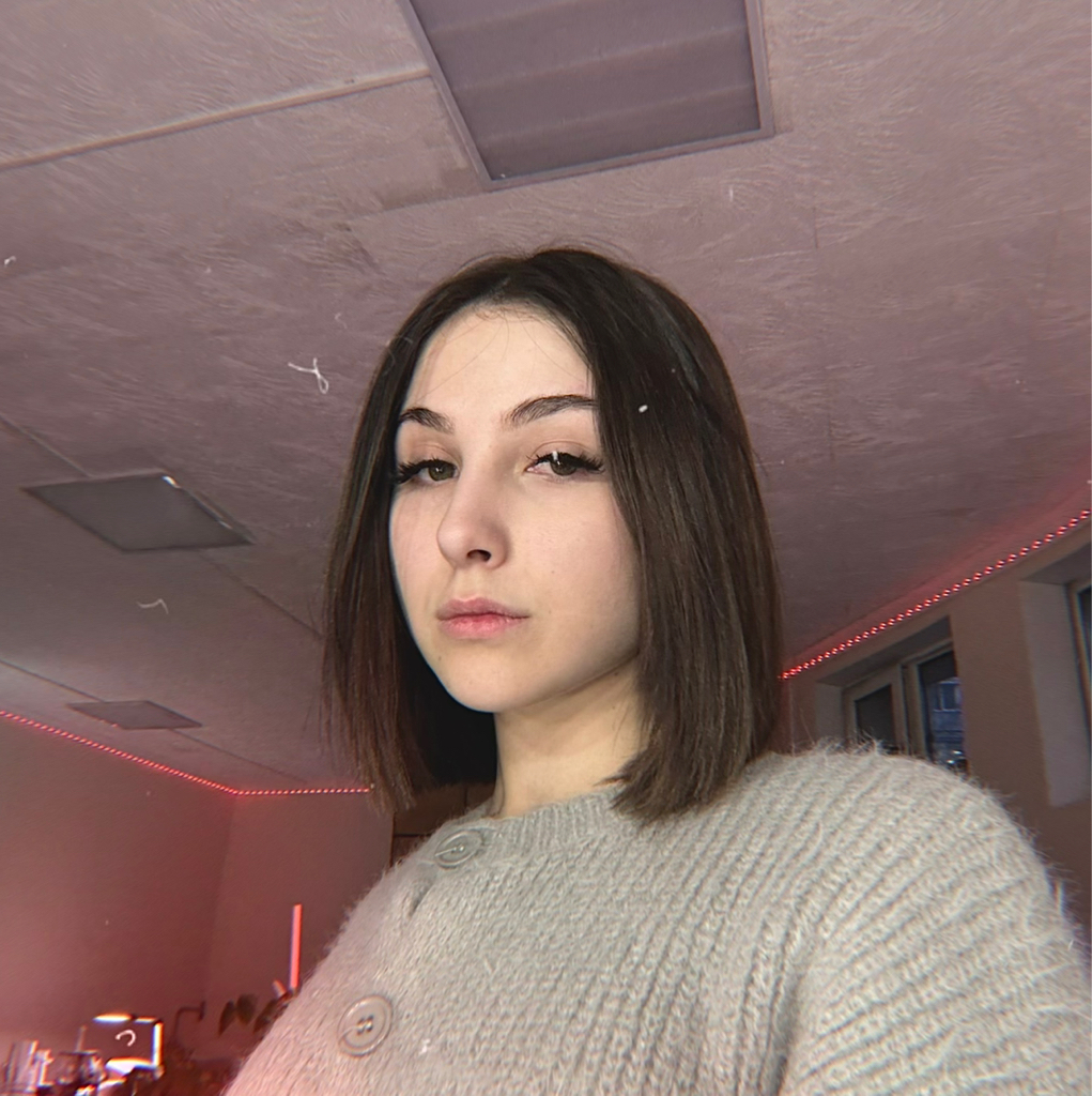 Полина