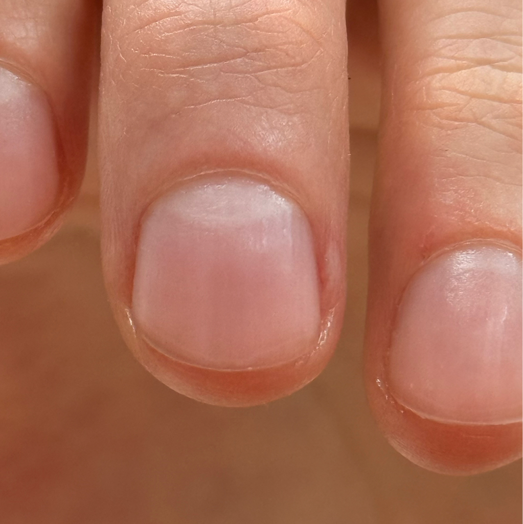 Базовый маникюр «идеальная натуральность»