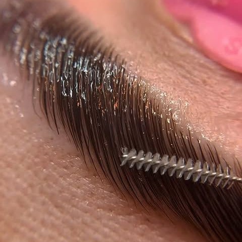 Долговременная укладка бровей с окрашиванием