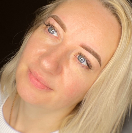 Перманентный макияж бровей