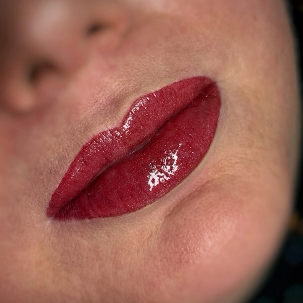 Акварельные губы