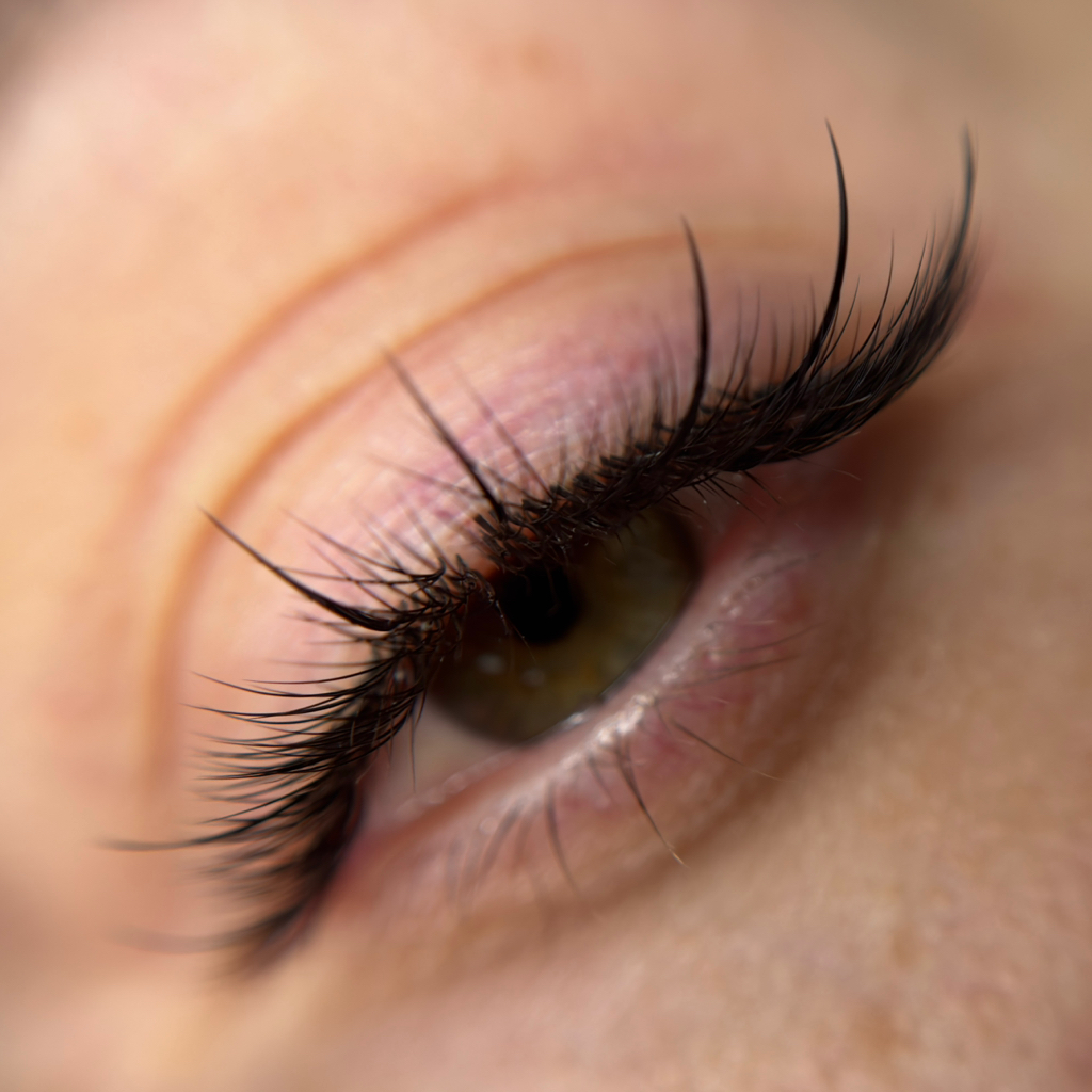 Нижние ресницы