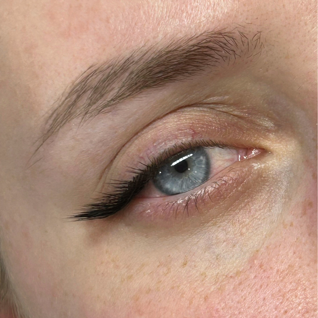 Наращивание ресниц ( Уголки )