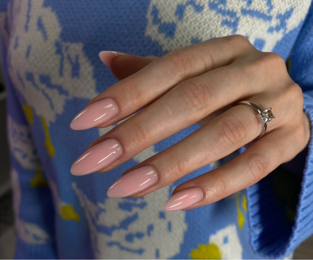 Комбинированный маникюр + нюд (гель)