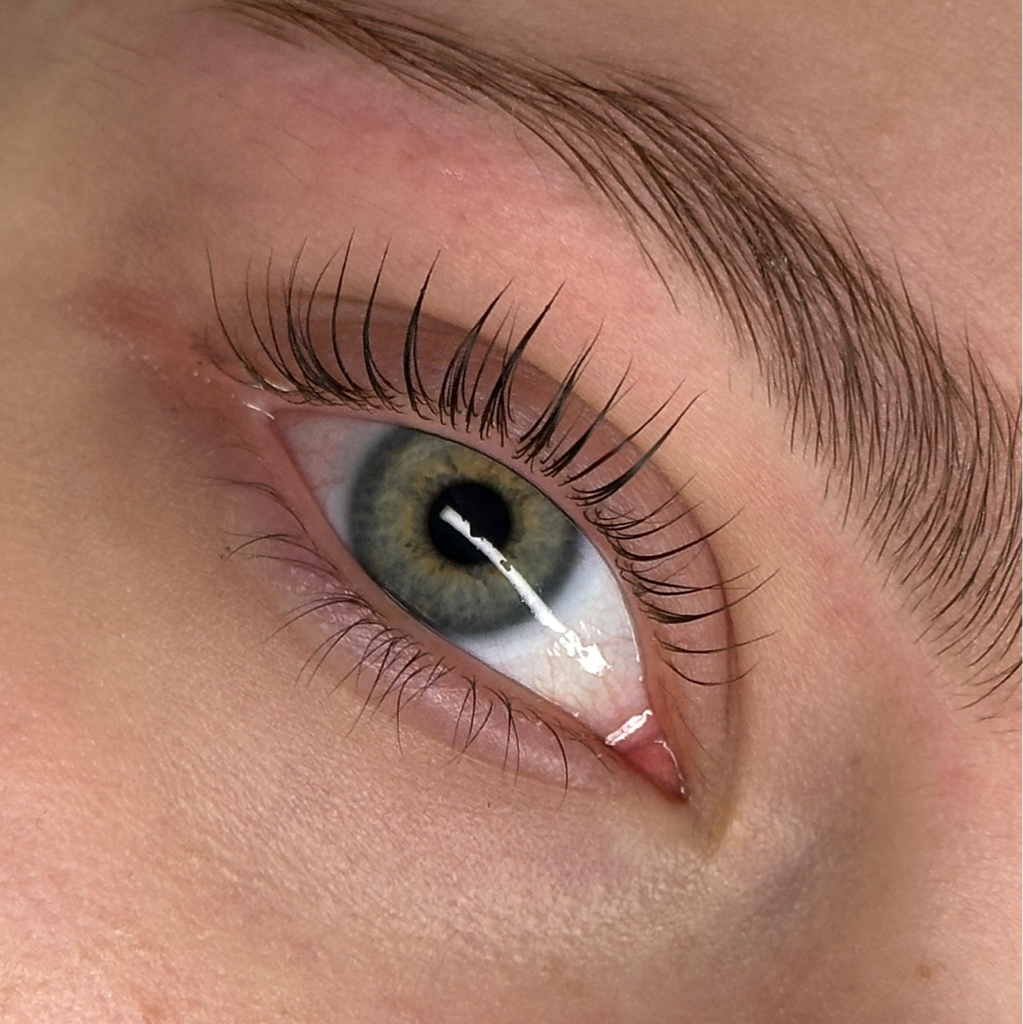 Ламинирование ресниц - 2900₽ (реконструкция ресниц)