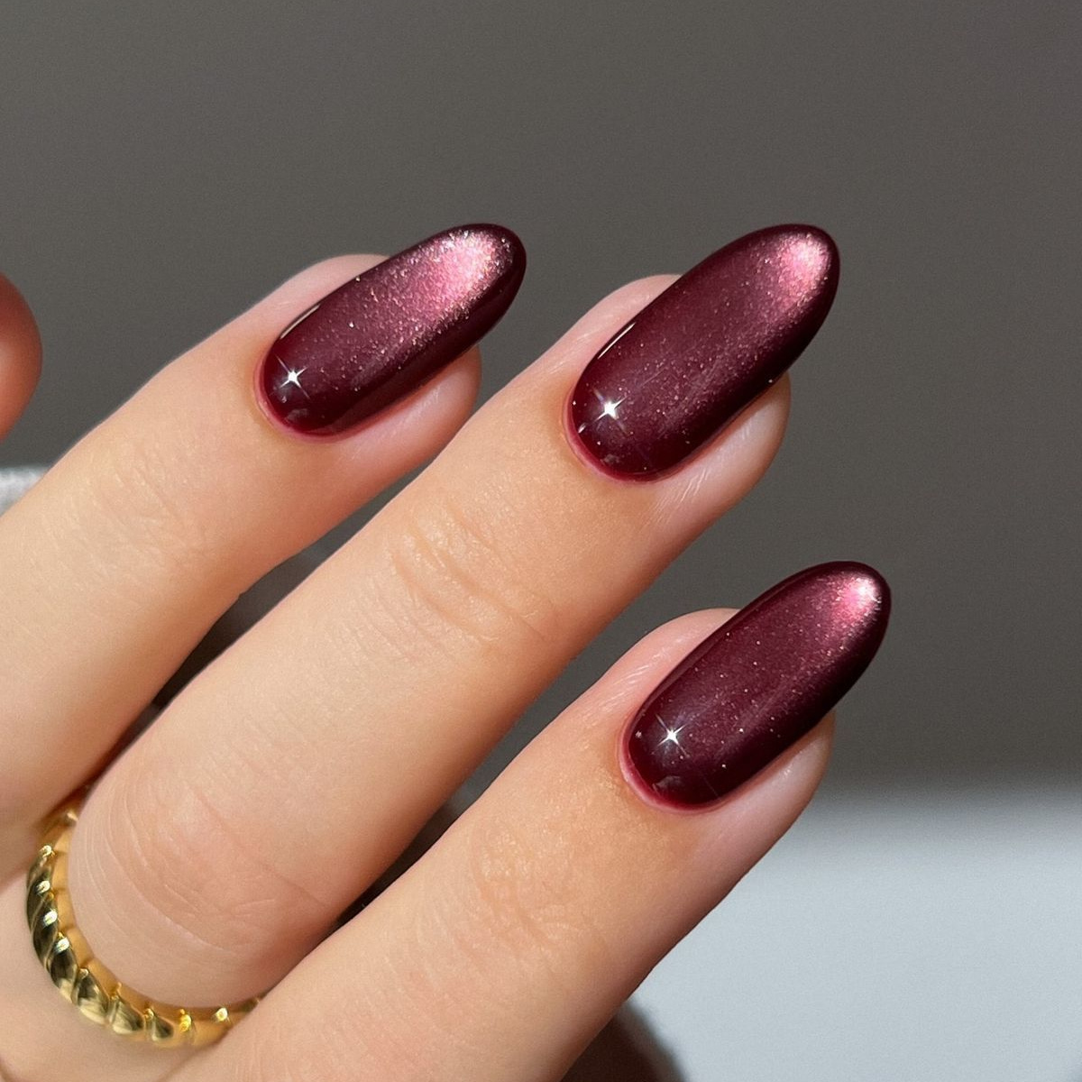 Маникюр с укреплением гелем + дизайн (втирка, кошачий глаз и т.п)