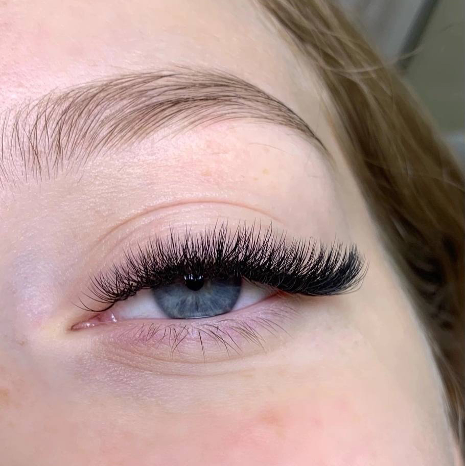 Наращивание ресниц 2D-2.5D