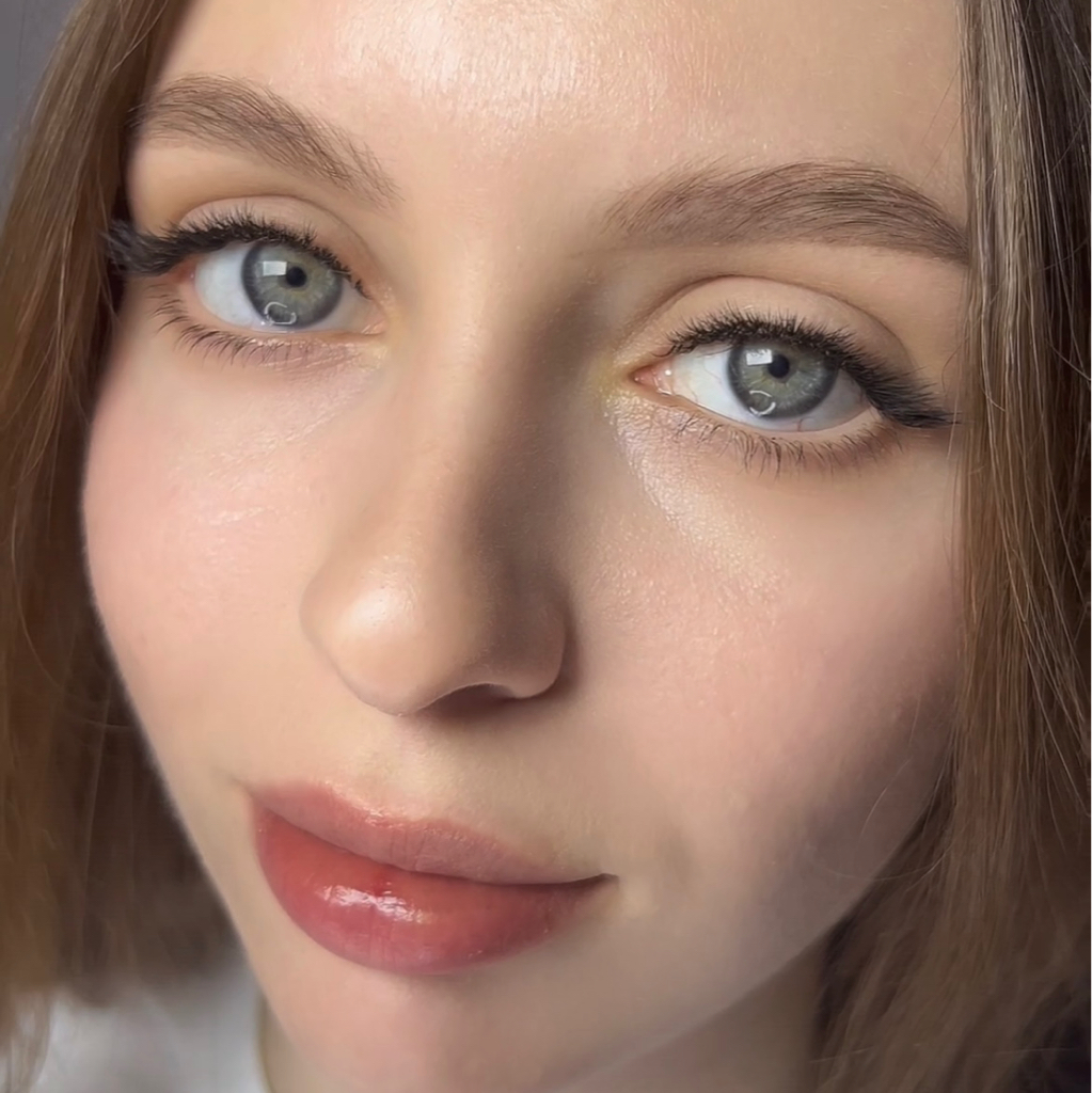 Наращивание ресниц 3D объём