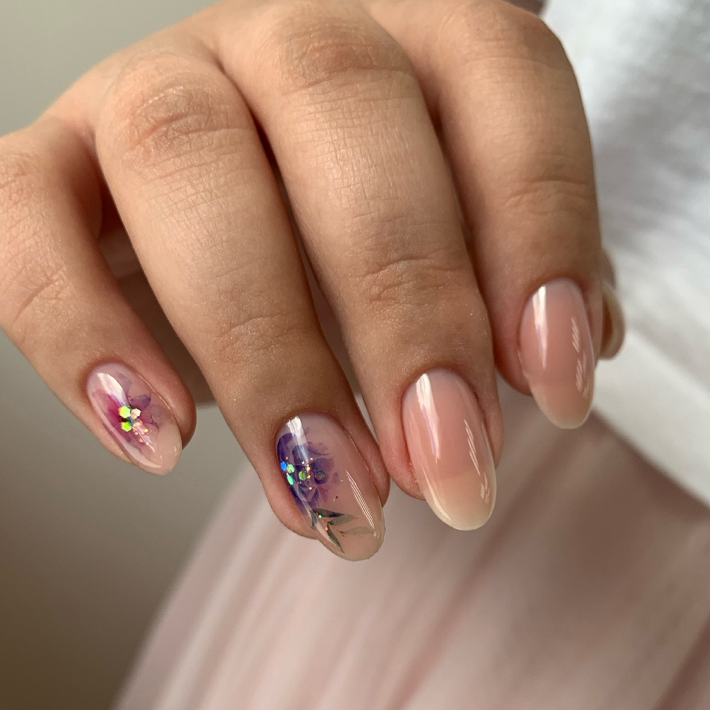 Маникюр с покрытием гель-лак + укрепление или дизайн