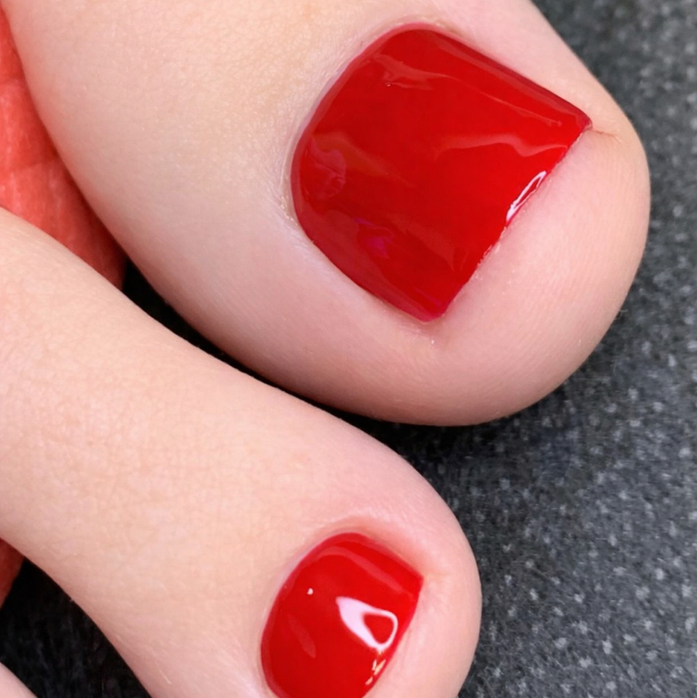 Обработка пальчиков ног с покрытием