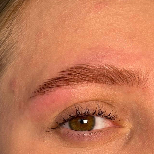 Долговременная укладка бровей