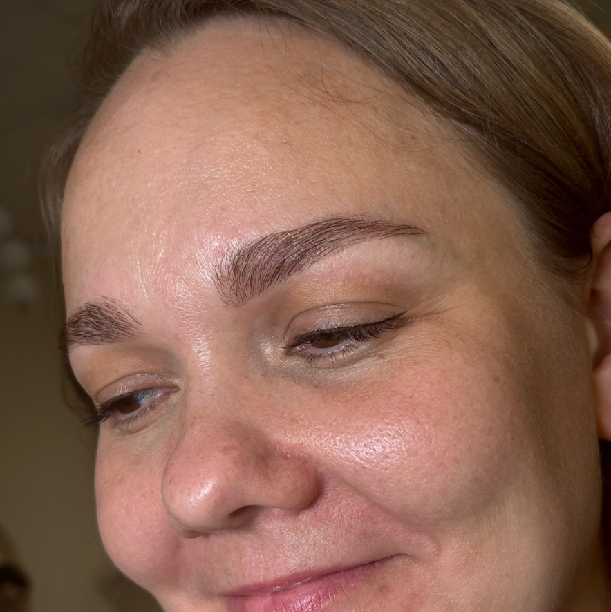 Коррекция бровей