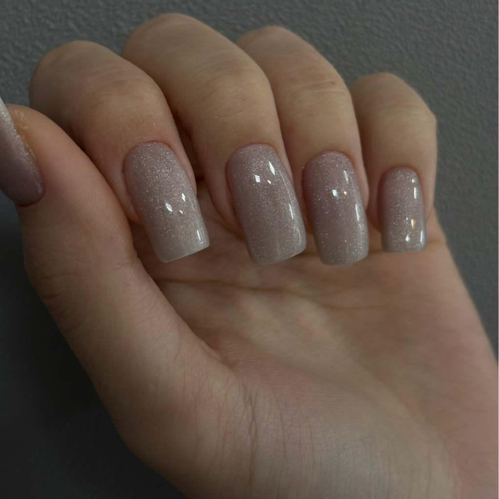 Маникюр с покрытием гель-лак