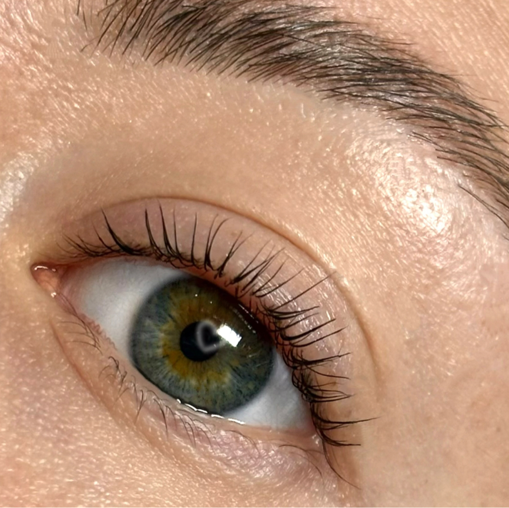 Окрашивание ресниц