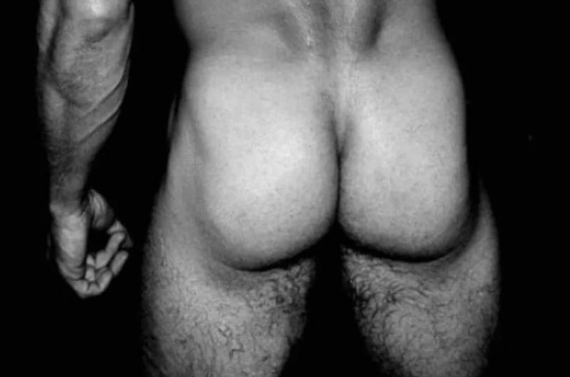 Депиляция ягодицы