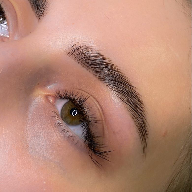 Долговременная укладка бровей