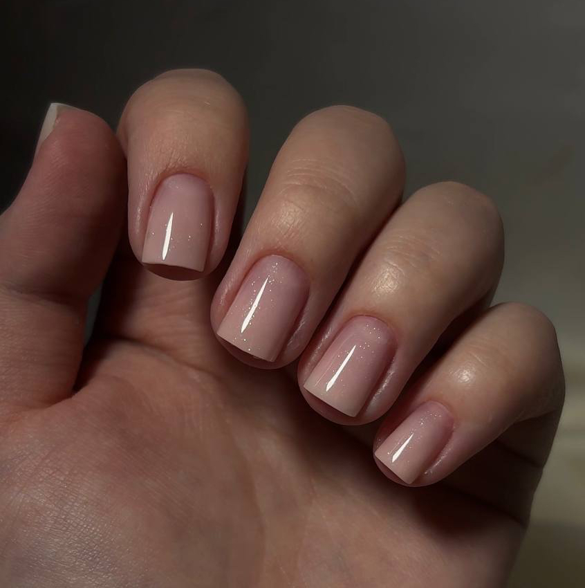 Комбинированный маникюр (однотонное покрытие)