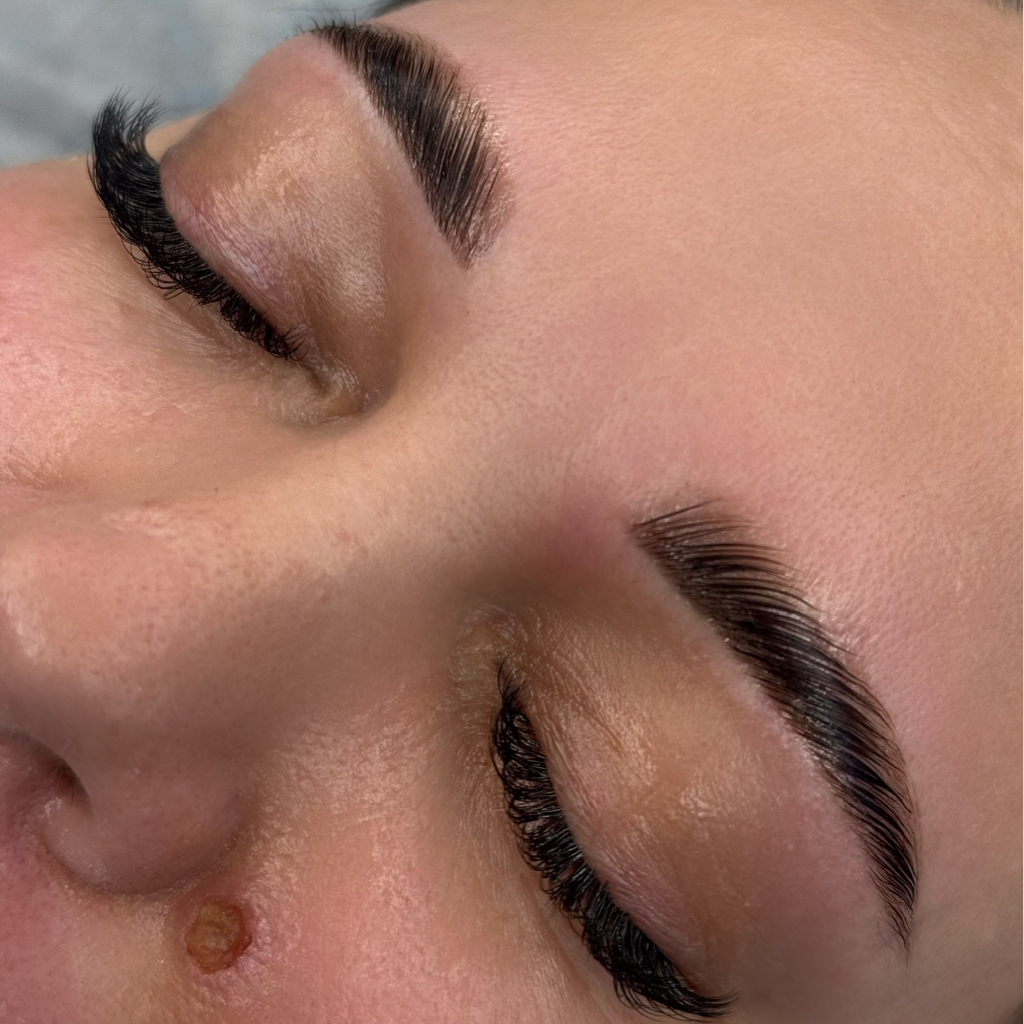 Долговременная укладка бровей + окрашивание