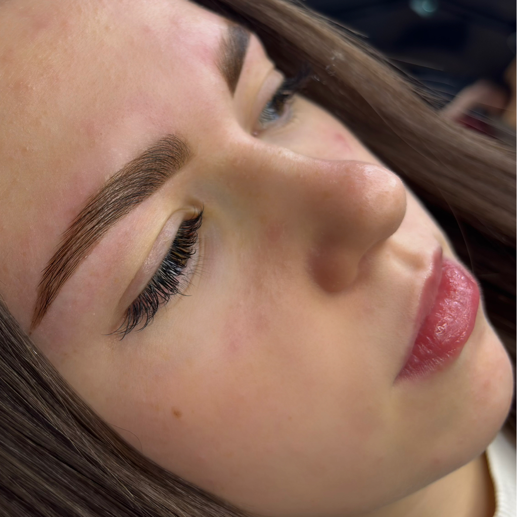 Оформление бровей