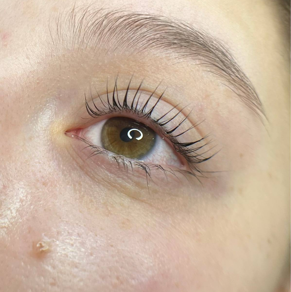 Ламинирование верхних ресниц