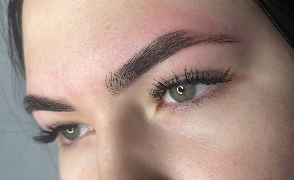 Оформление бровей