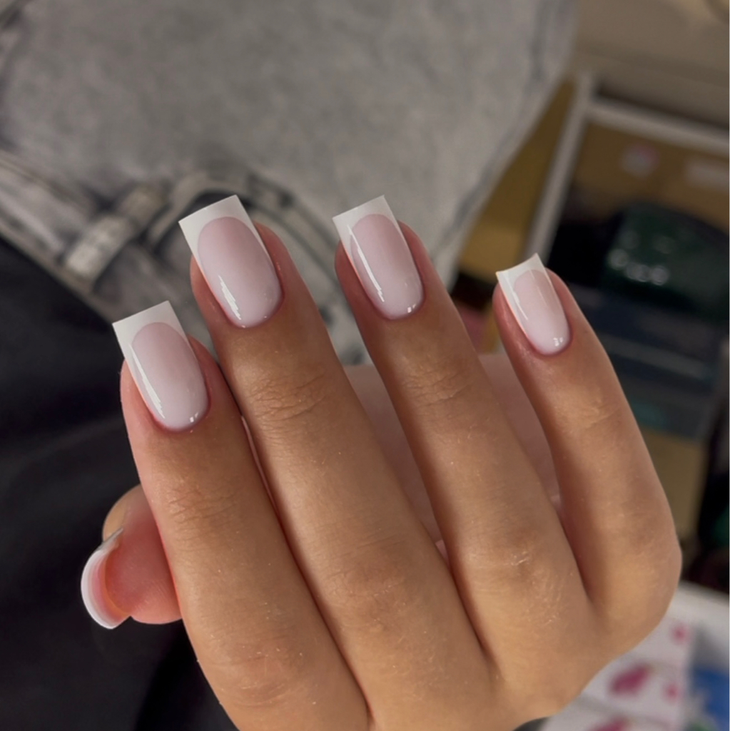 Наращивание ногтей