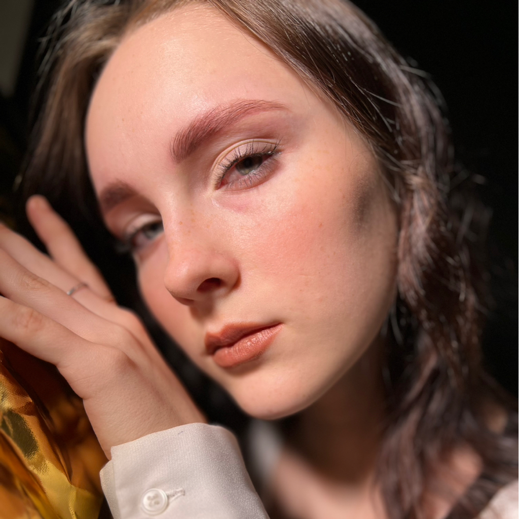 Коррекция (пинцет/воск) + окрашивание бровей краской