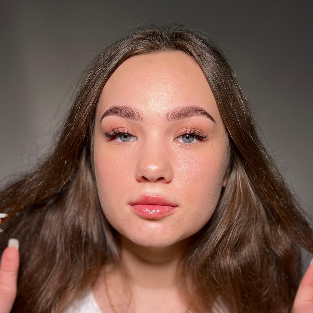 Ламинирование бровей с коррекцией и окрашиванием