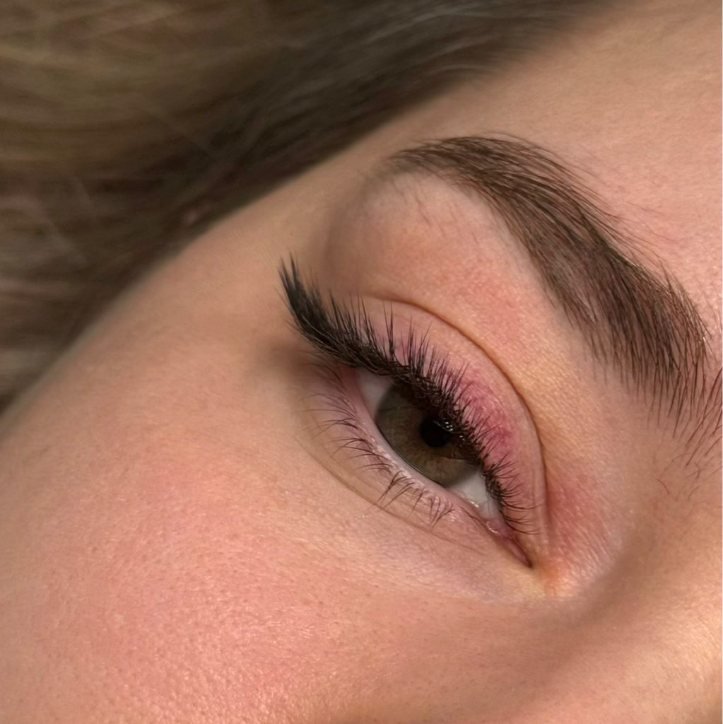 Наращивание ресниц 2д